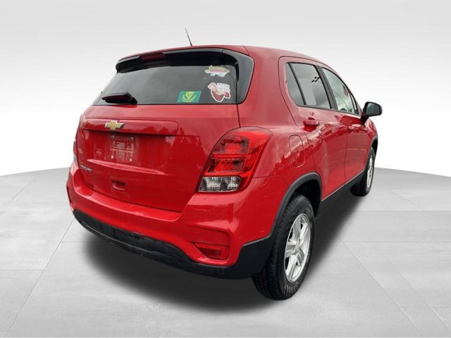 Used 2020 Chevrolet Trax LS w/ Tint and Cruise Package AWD/4WD image 5