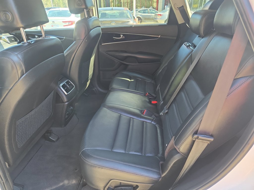 Used 2017 Kia Sorento EX FWD image 28