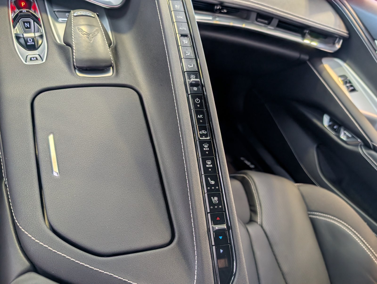 Used 2020 Chevrolet Corvette Stingray Preferred Cpe w/ 2LT Preferred Equipment Group RWD image 26