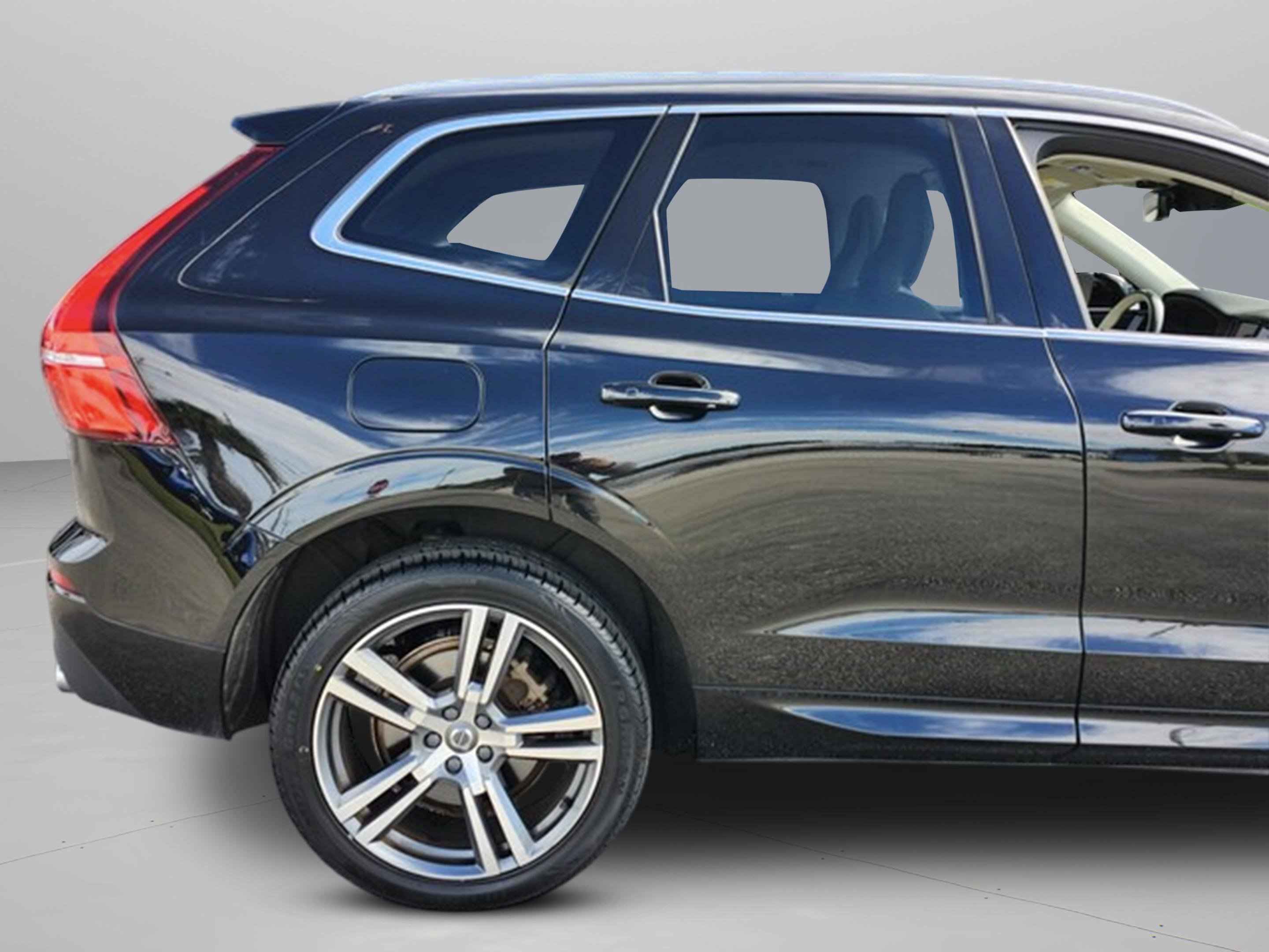 Used 2020 Volvo XC60 T8 Momentum w/ Protection Package Premier image 37