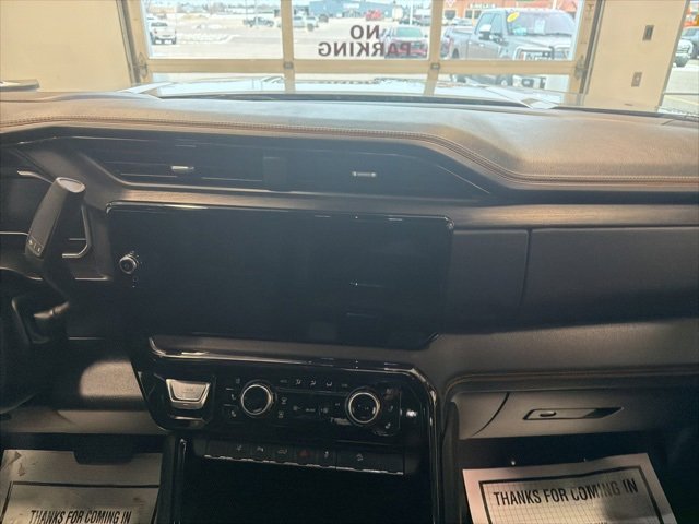 Used 2024 GMC Sierra 2500 AT4 image 25