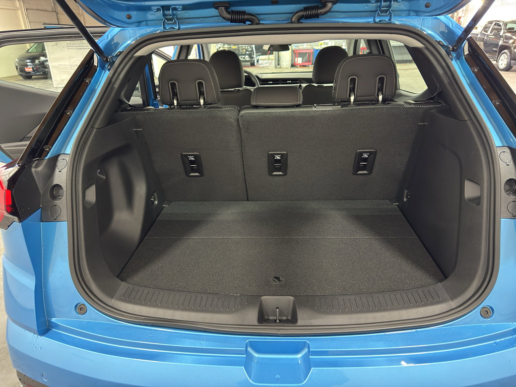 New 2027 Chevrolet Bolt LT w/ Comfort Package FWD image 20