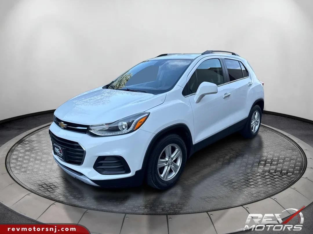 Used 2019 Chevrolet Trax LT w/ LT Convenience Package FWD image 1
