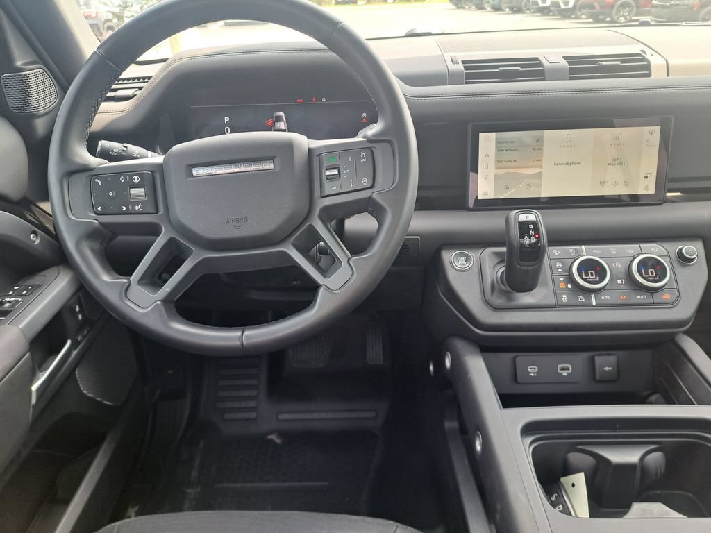 Used 2024 Land Rover Defender 110 X-Dynamic SE AWD/4WD image 13