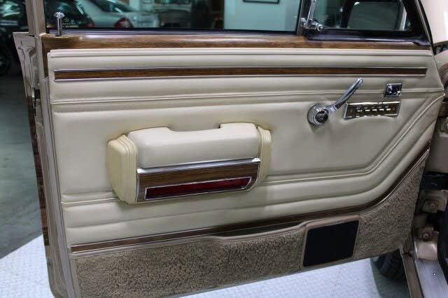 Used 1989 Jeep Grand Wagoneer image 44