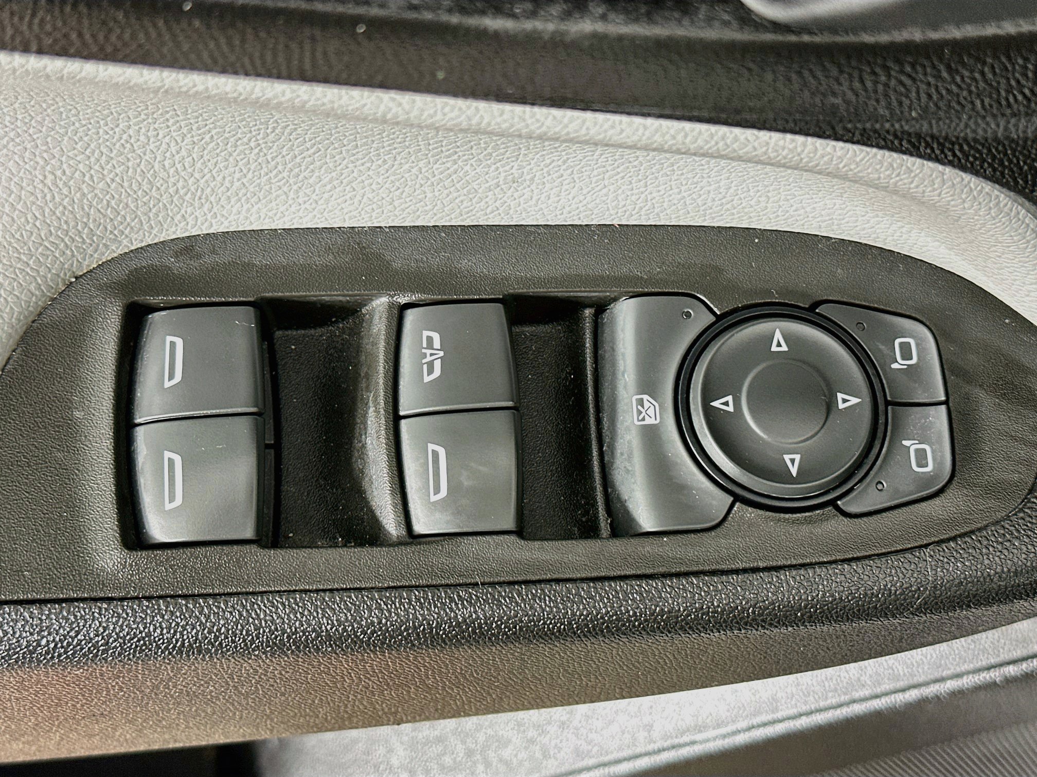 Used 2020 Chevrolet Equinox LS FWD image 15