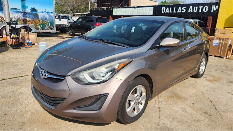 Used 2014 Hyundai Elantra SE image 1
