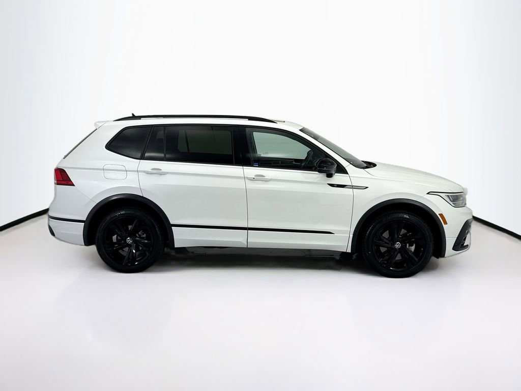 Used 2023 Volkswagen Tiguan SE R-Line FWD image 4