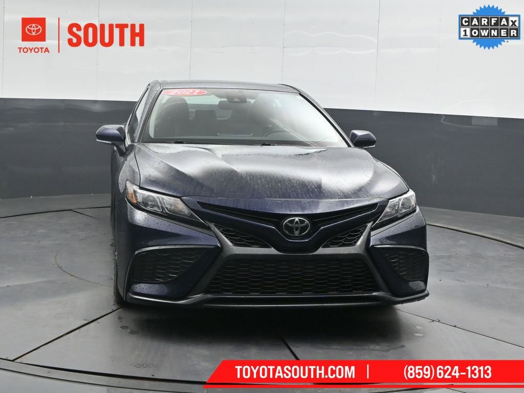Used 2021 Toyota Camry SE w/ Convenience Package image 6