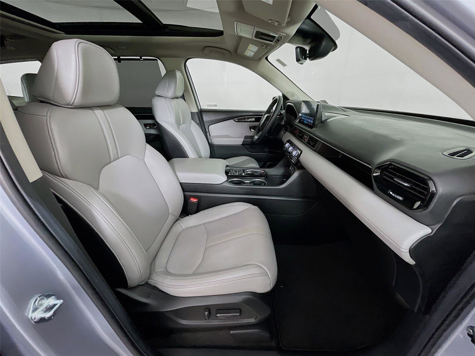 Used 2025 Honda Pilot Touring image 36