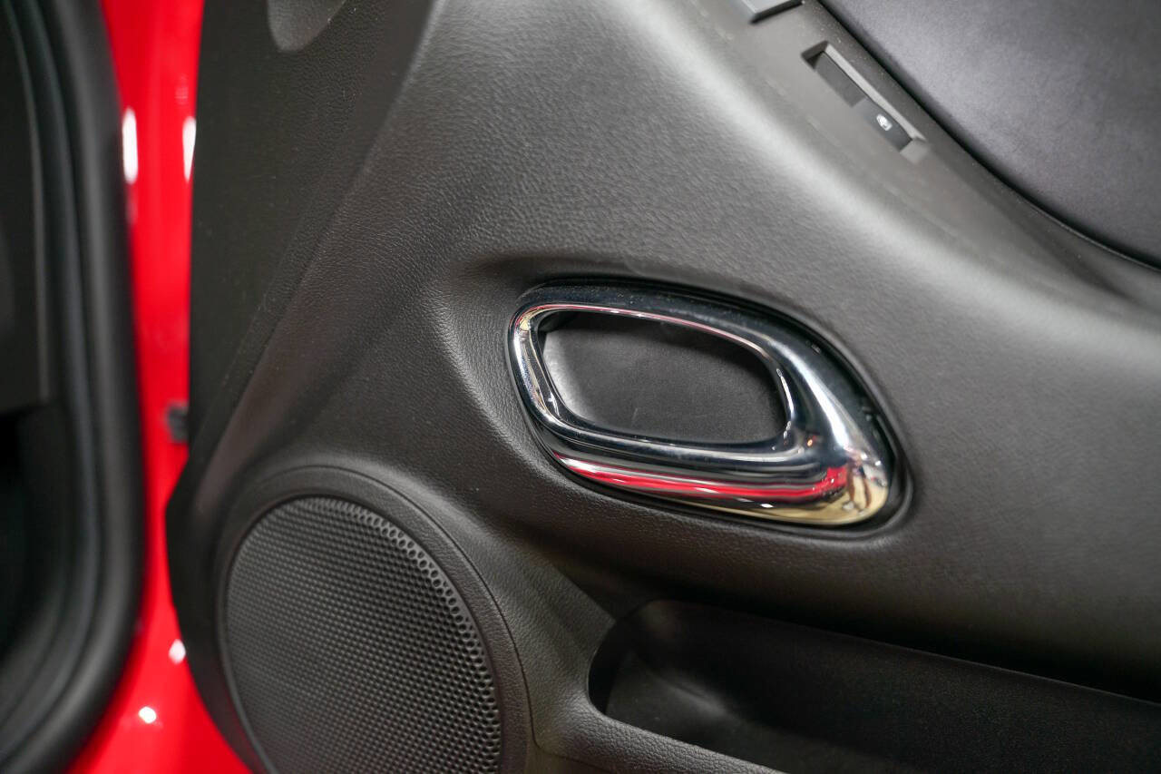 Used 2014 Chevrolet Camaro Z/28 RWD image 37