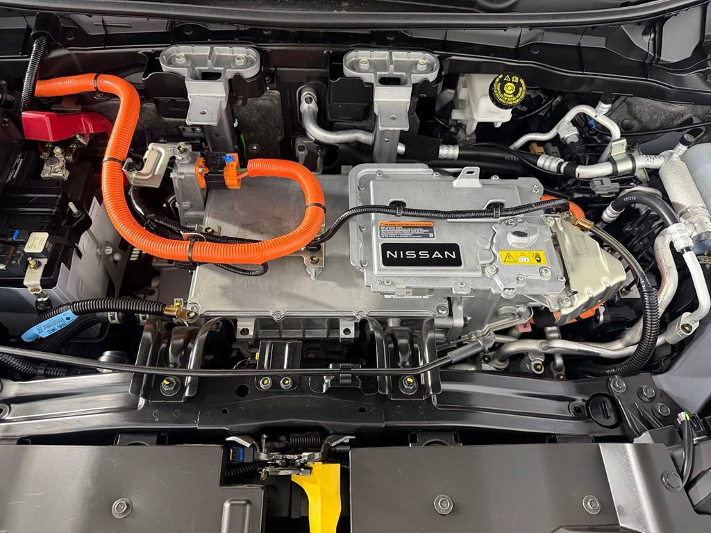 Used 2025 Nissan Ariya FWD image 30