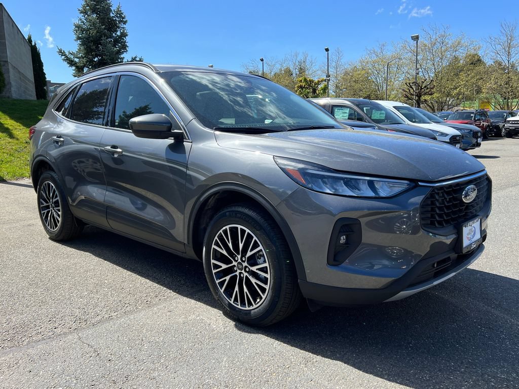 New 2023 Ford Escape SE