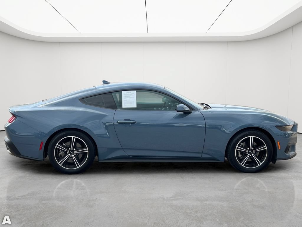 Used 2025 Ford Mustang Coupe RWD image 6
