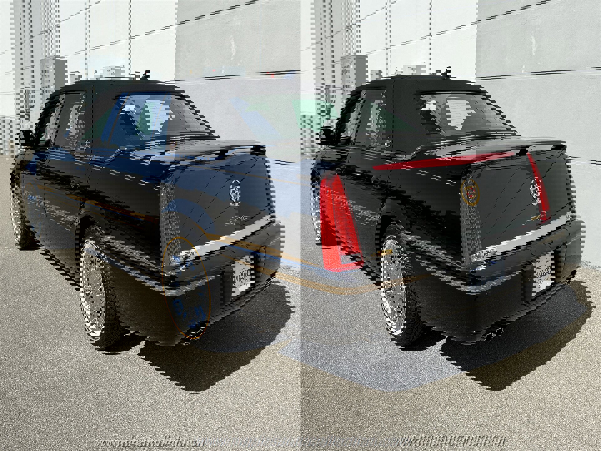 Used 2011 Cadillac DTS Premium image 7