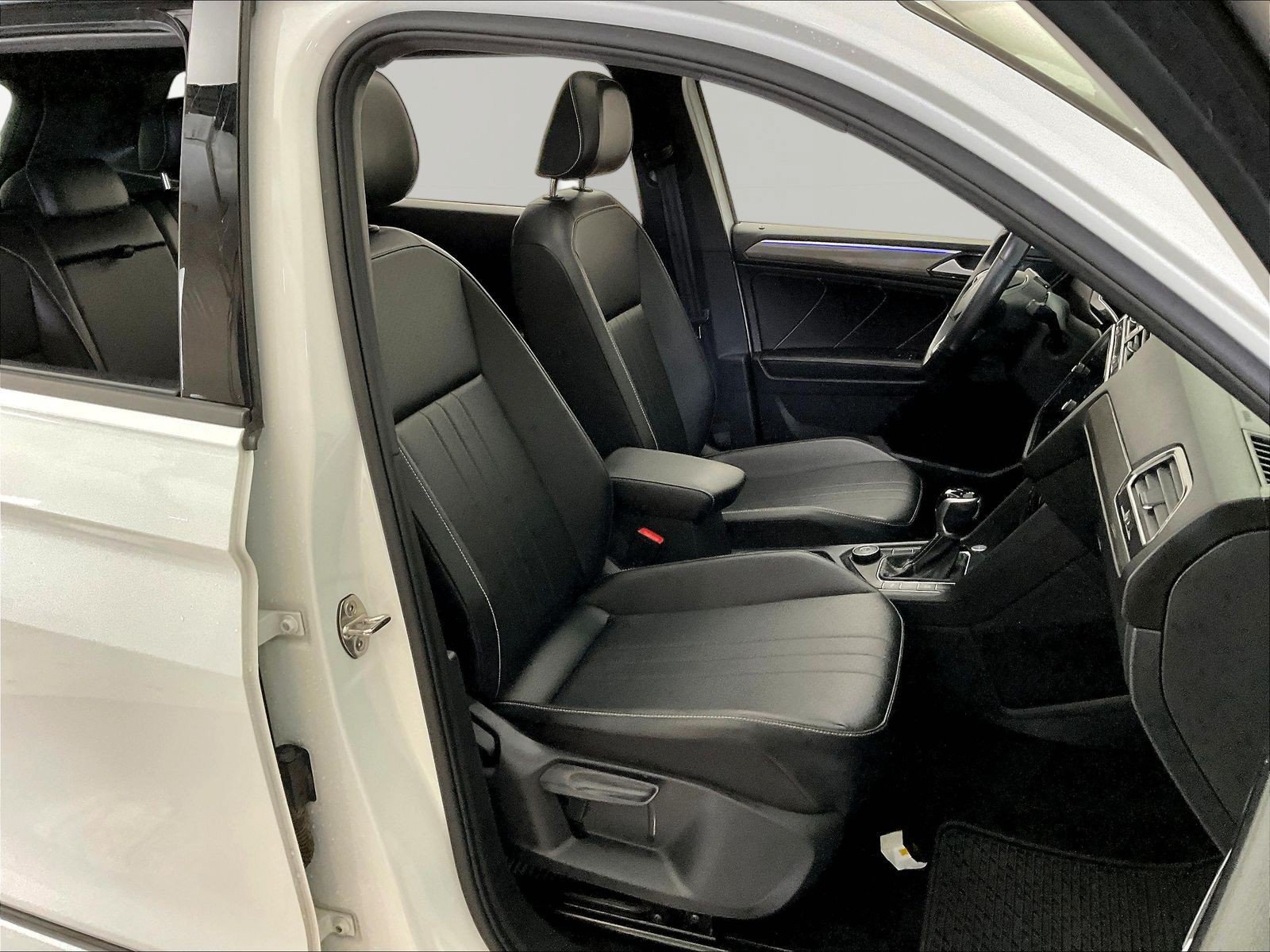 Used 2022 Volkswagen Tiguan SE R-Line AWD/4WD image 29