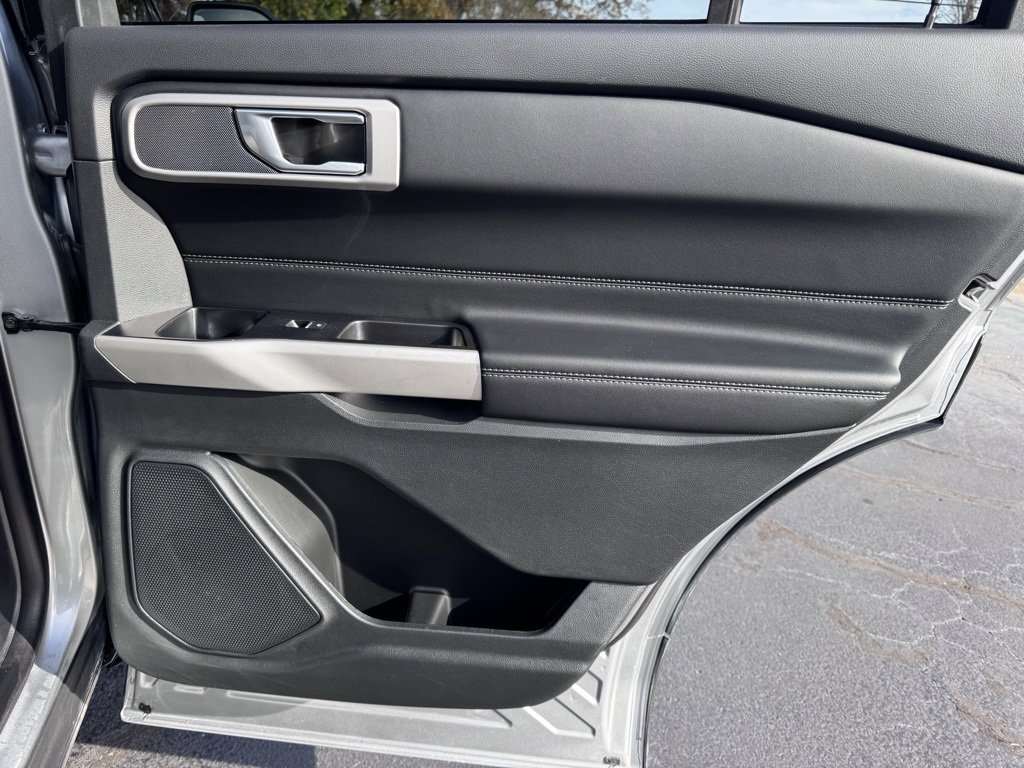 Used 2022 Ford Explorer XLT w/ Equipment Group 202A image 26