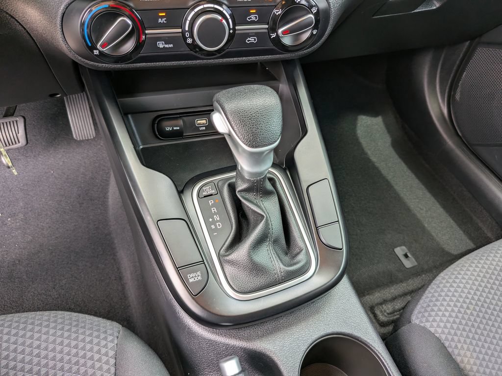 Certified 2025 Kia Soul LX w/ LX Technology Package FWD image 25
