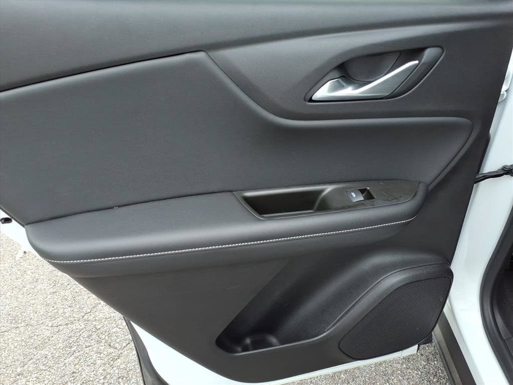 Used 2025 Chevrolet Blazer LT FWD image 20