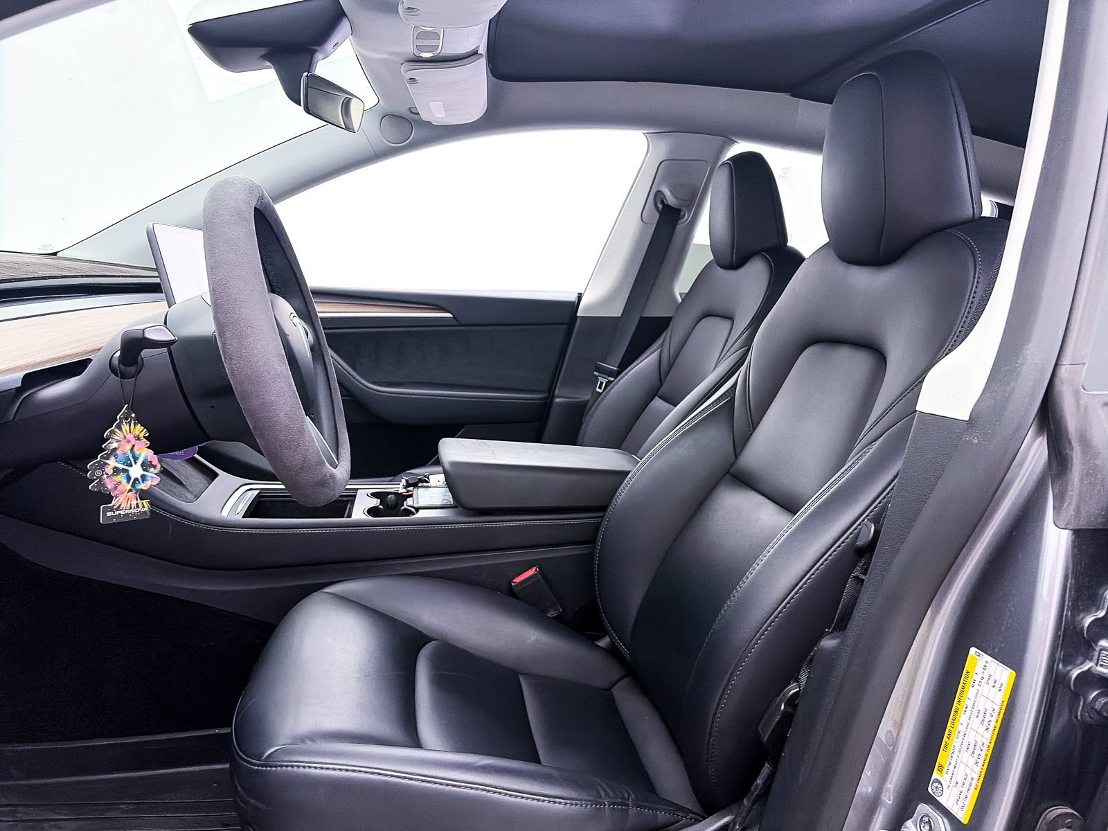 Used 2025 Tesla Model Y Long Range RWD image 18