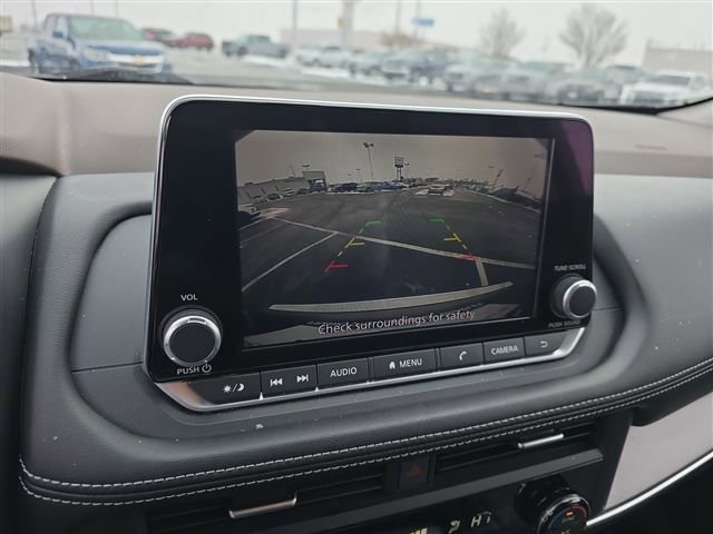 Used 2023 Nissan Rogue SV image 24