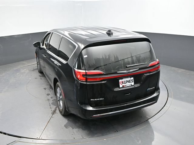 Used 2024 Chrysler Pacifica Limited FWD image 48