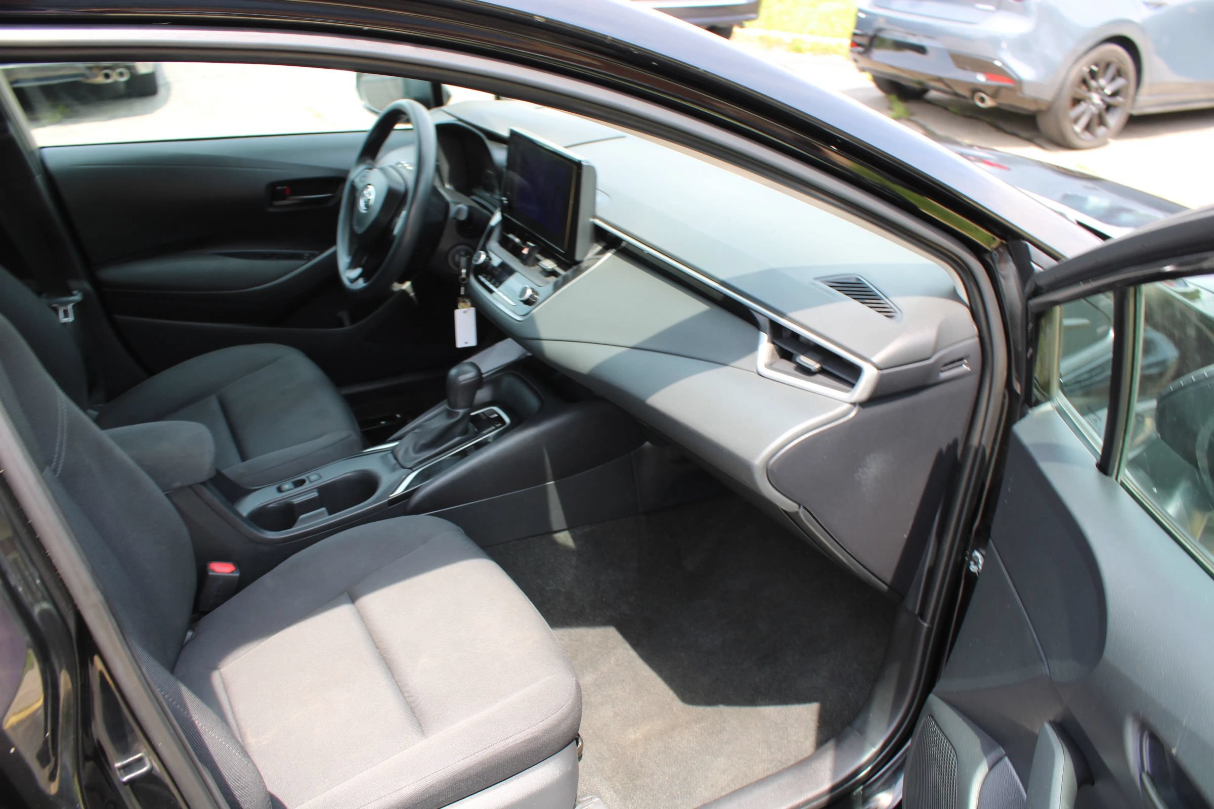 Used 2023 Toyota Corolla LE FWD image 24