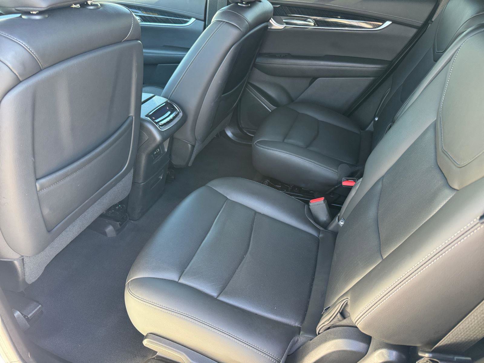 Certified 2022 Cadillac XT6 Premium Luxury w/ Technology Package image 12