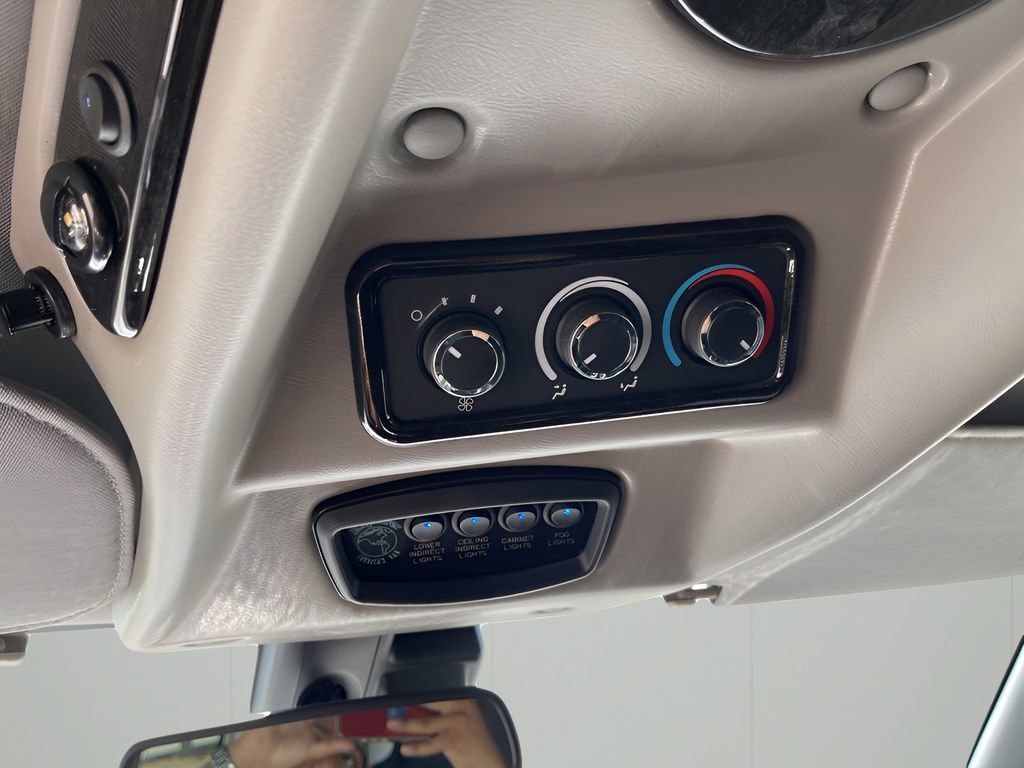 New 2025 GMC Savana 2500 Extended w/ Driver Convenience Package image 37