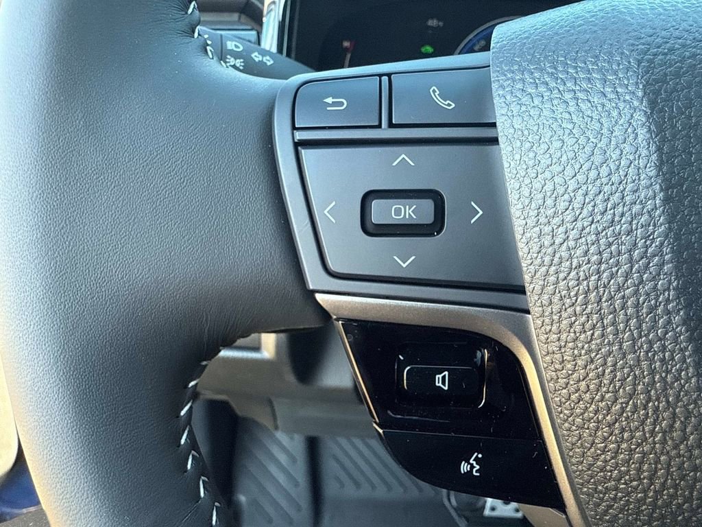 Used 2026 Toyota Camry SE w/ Convenience Package image 28