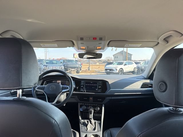 Used 2024 Volkswagen Jetta SE FWD image 40