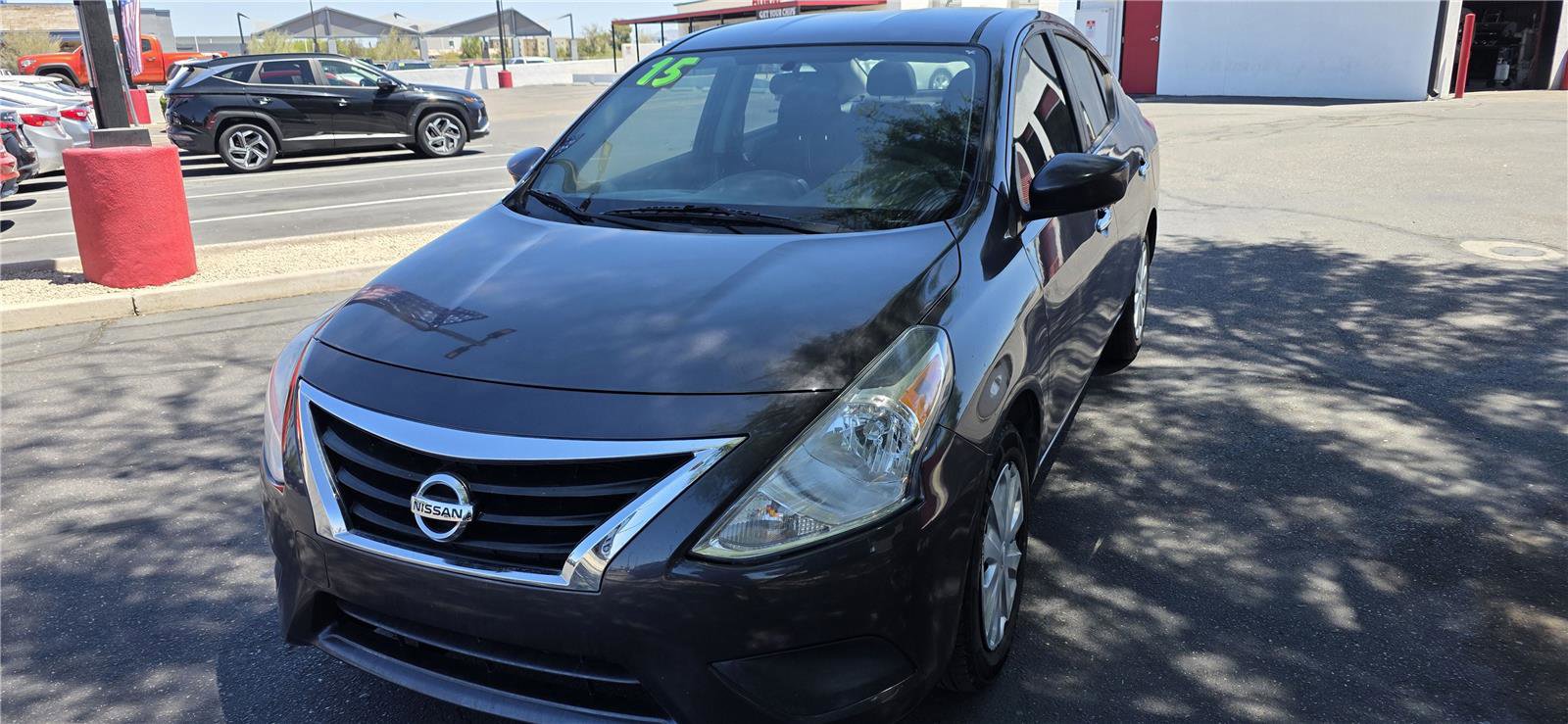 Used 2015 Nissan Versa SV FWD image 1