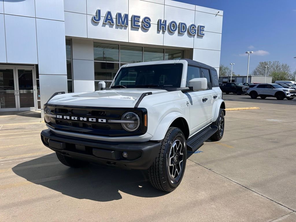 New 2026 Ford Bronco Outer Banks image 8