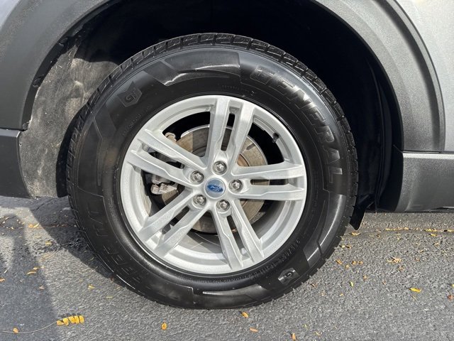 Used 2022 Ford Explorer XLT w/ Equipment Group 202A image 9