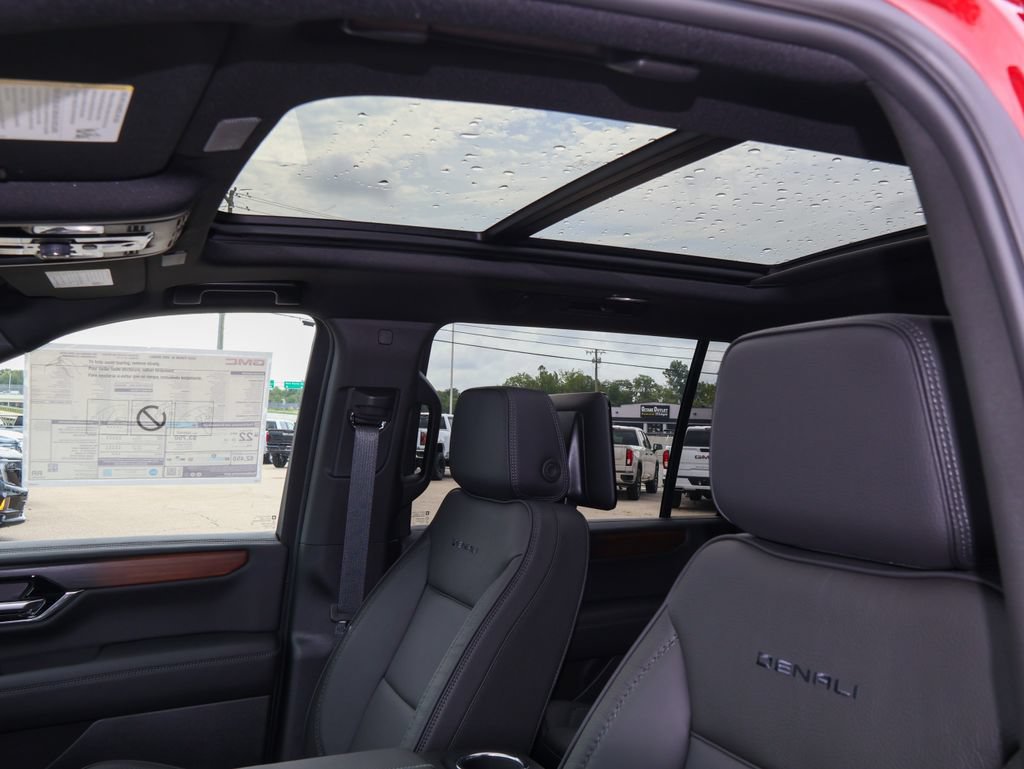 New 2026 GMC Yukon XL Denali w/ Denali Reserve Package AWD/4WD image 11