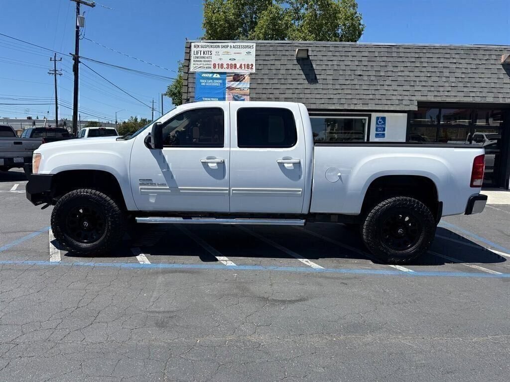 Used 2010 GMC Sierra 2500 SLT w/ SLT Convenience Package AWD/4WD image 8