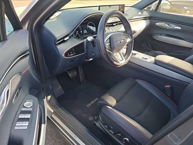 Used 2023 Genesis GV70 2.5T w/ Sport Prestige Package image 7