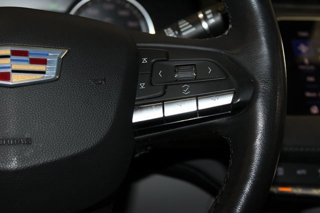 Certified 2022 Cadillac XT4 Luxury w/ Cold Weather Package image 19