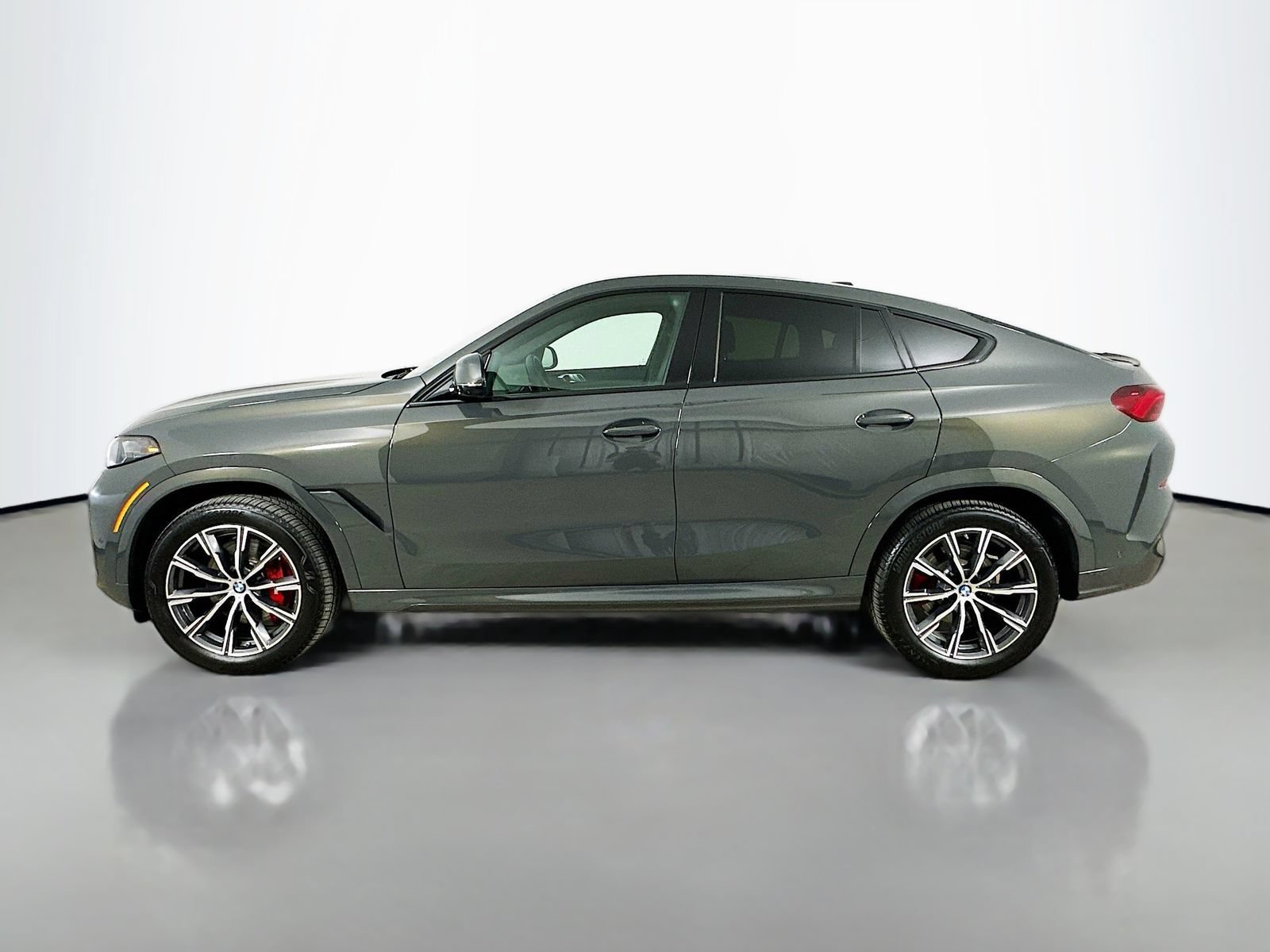 New 2026 BMW X6 xDrive40i w/ Climate Comfort Package AWD/4WD image 8