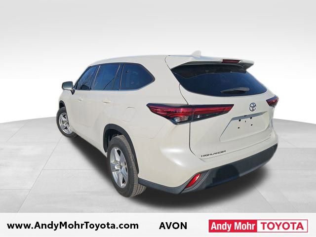 Used 2020 Toyota Highlander LE image 4