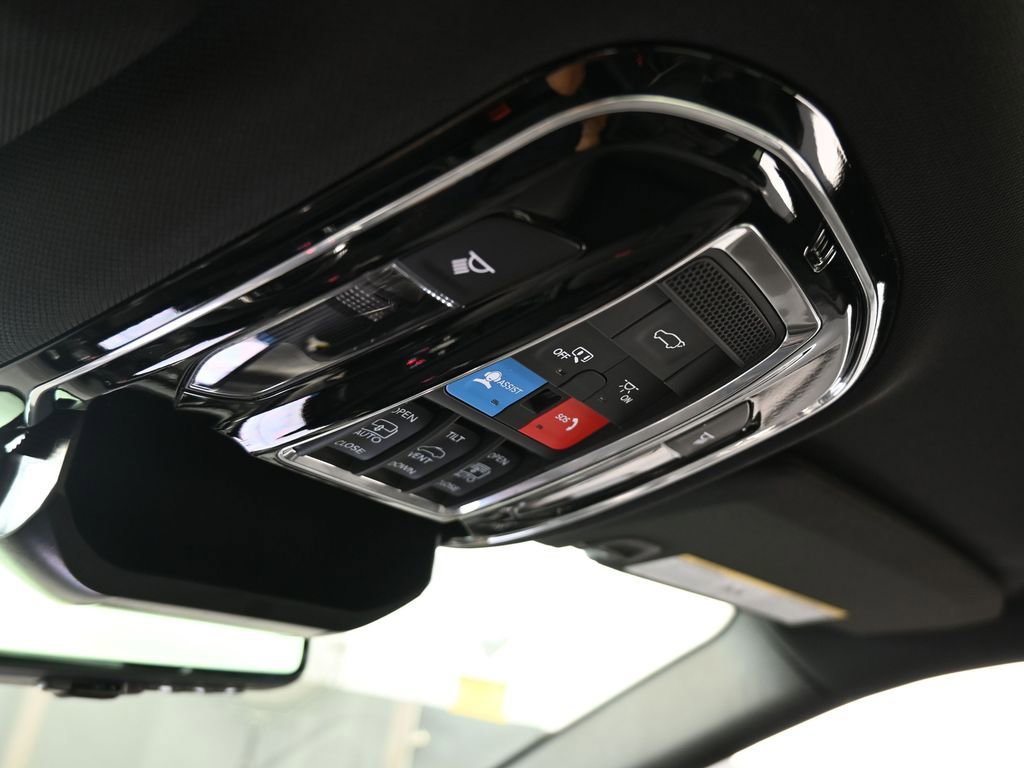 Used 2024 Jeep Grand Cherokee Overland w/ Luxury Tech Group IV image 30