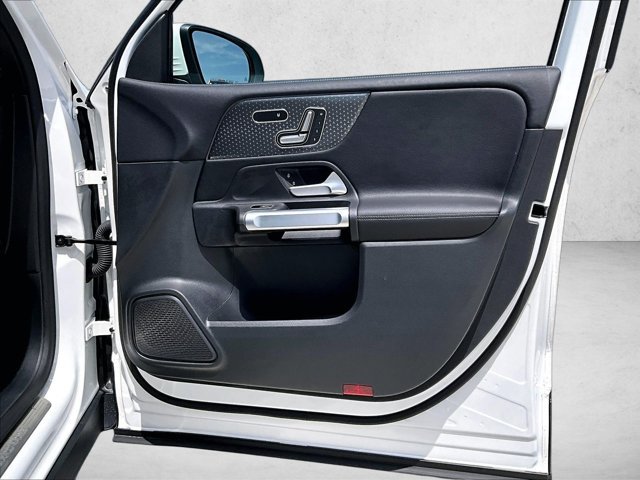 Certified 2024 Mercedes-Benz GLB 250 4MATIC image 19