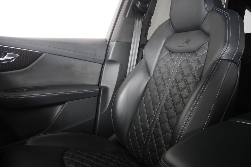 Used 2023 Audi SQ7 Prestige AWD/4WD image 25