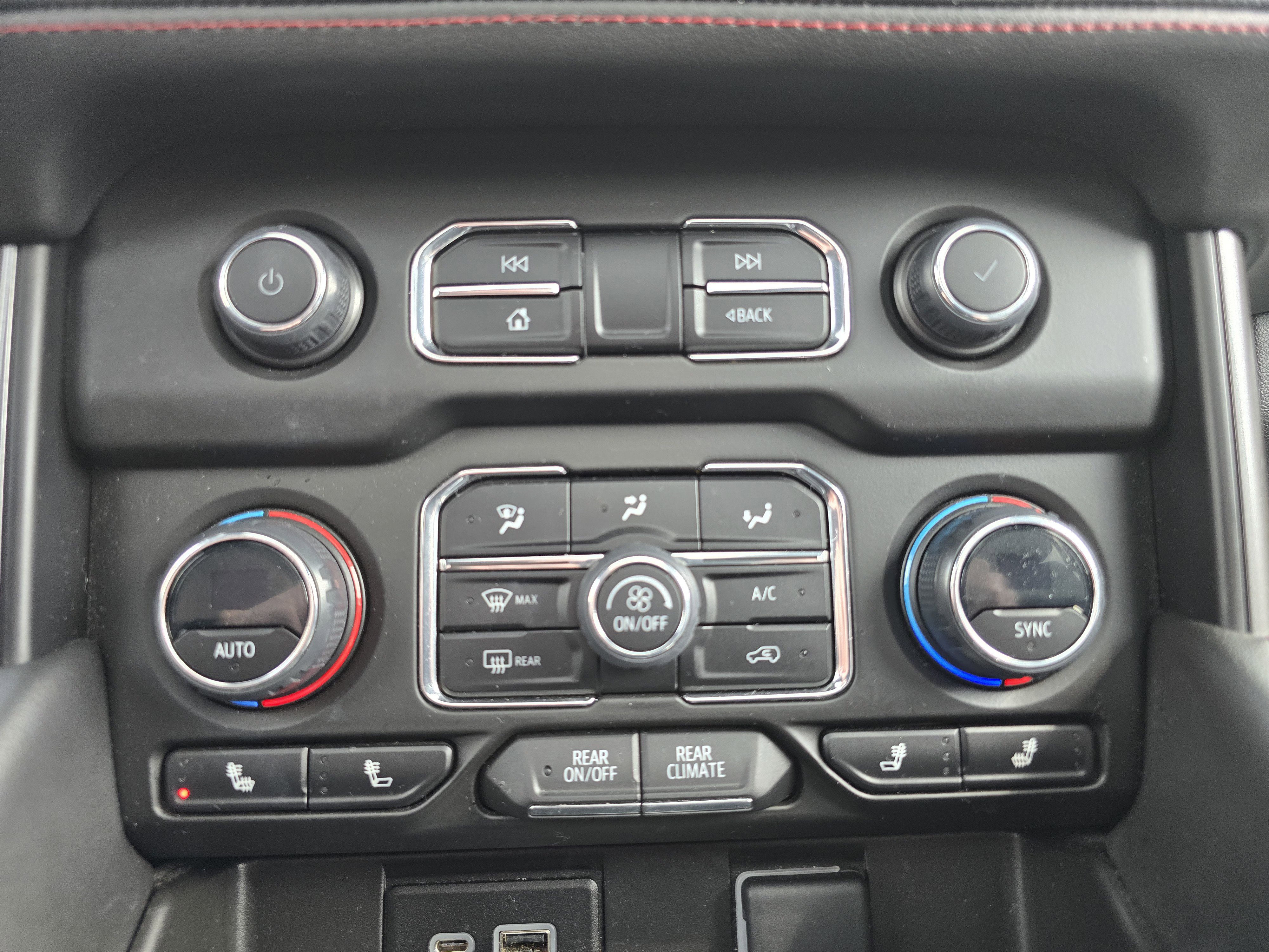 Used 2023 Chevrolet Suburban RST w/ Sport Performance Package image 30