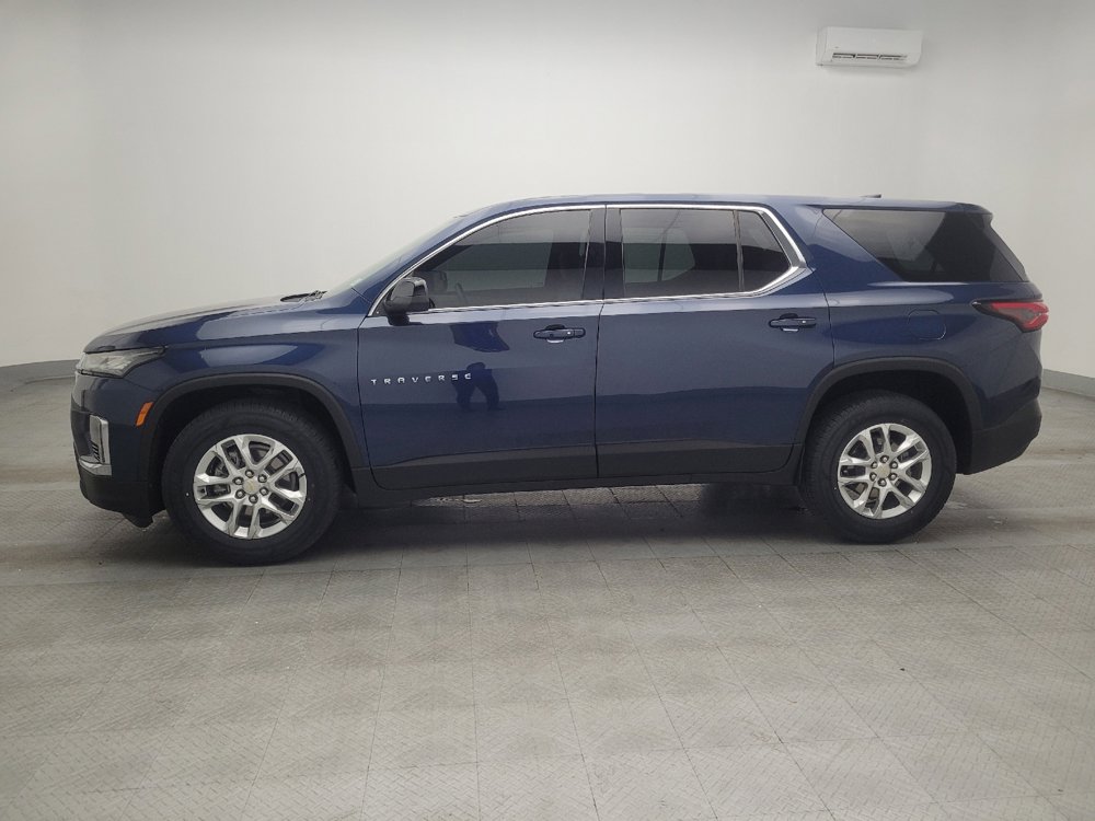 Used 2023 Chevrolet Traverse LS FWD image 2
