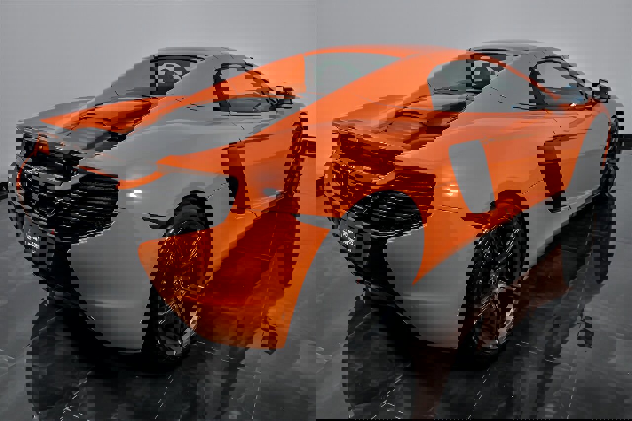 Used 2015 McLaren 650S Spider image 12