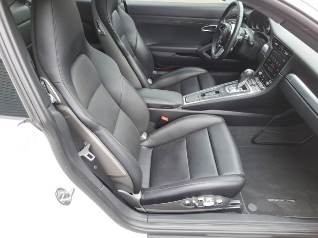 Certified 2017 Porsche 911 Carrera 4 image 18