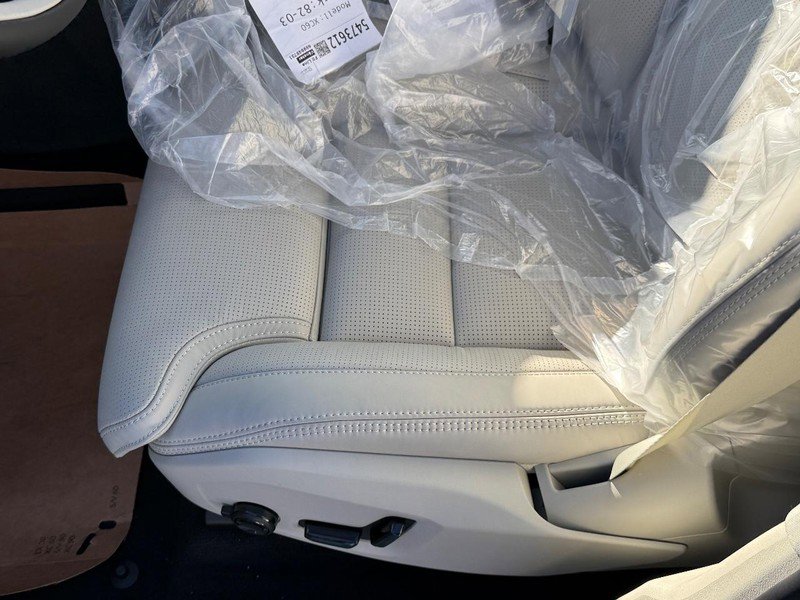 New 2026 Volvo XC60 T8 Ultra w/ Climate Package image 11