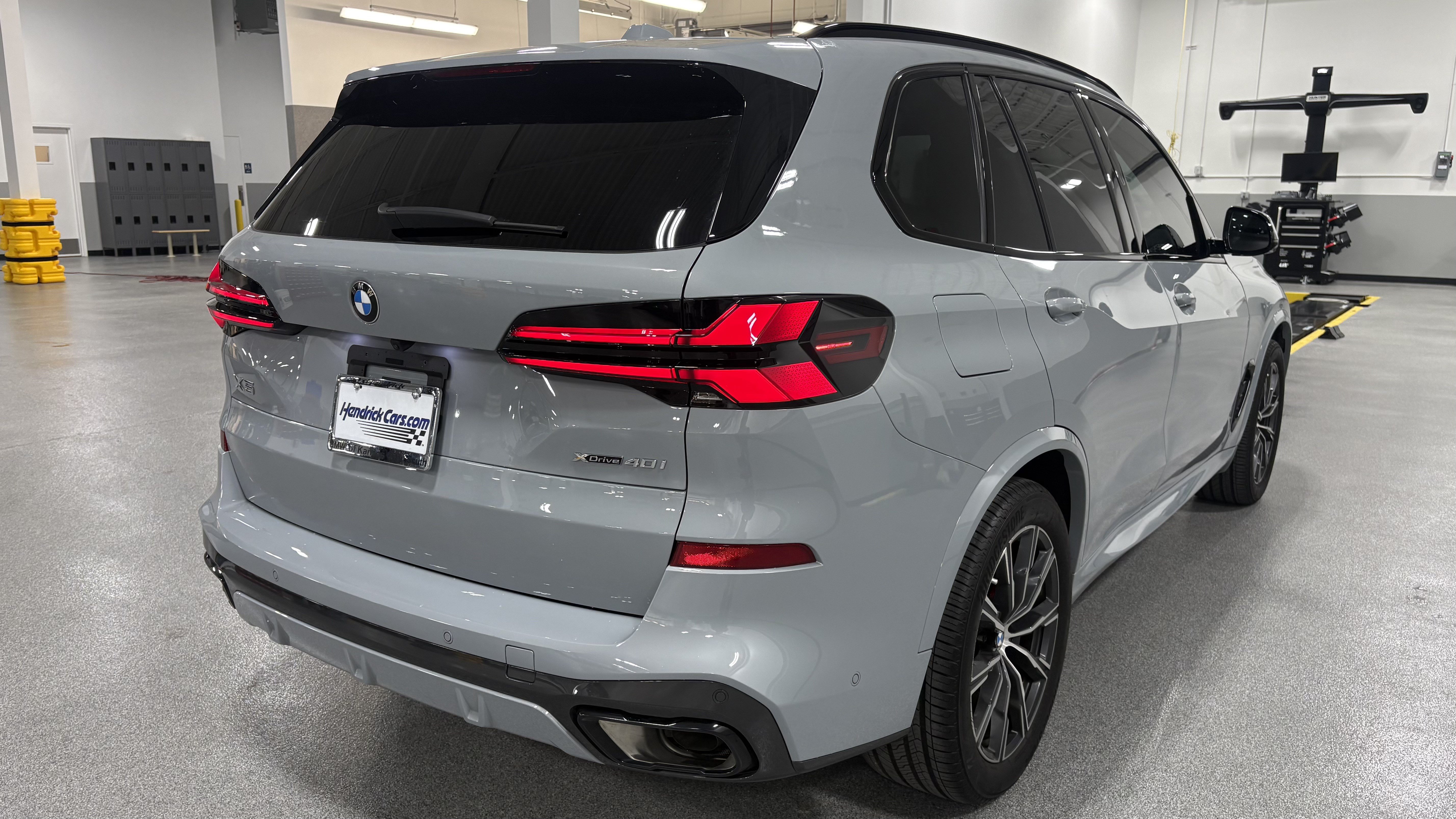 Certified 2025 BMW X5 xDrive40i w/ M Sport Package AWD/4WD image 10