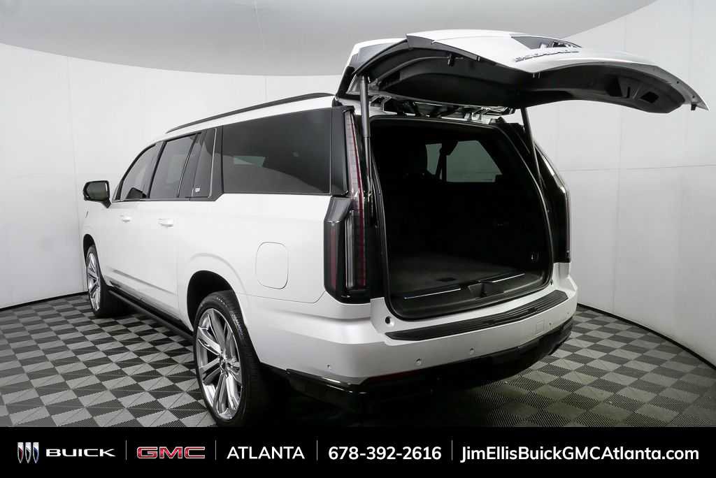 Used 2025 Cadillac Escalade ESV Sport Platinum image 39